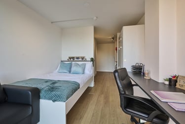 1 bed studio, The Old Railway Shed, 2 Upperton Rd, City Centre, Leicester, LE30BG - Image 4